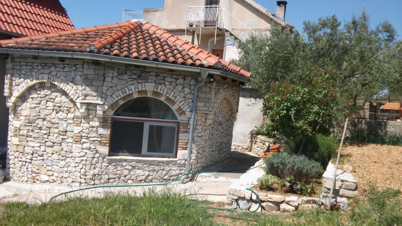 Ruza Apartment Skradin Bagian luar foto