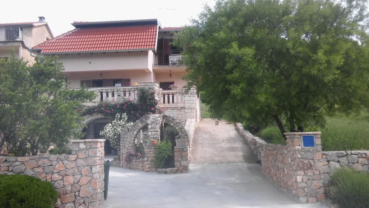 Ruza Apartment Skradin Bagian luar foto